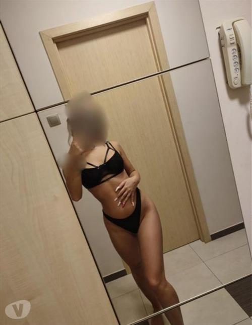 Escort Model Naemj, Split id 3374